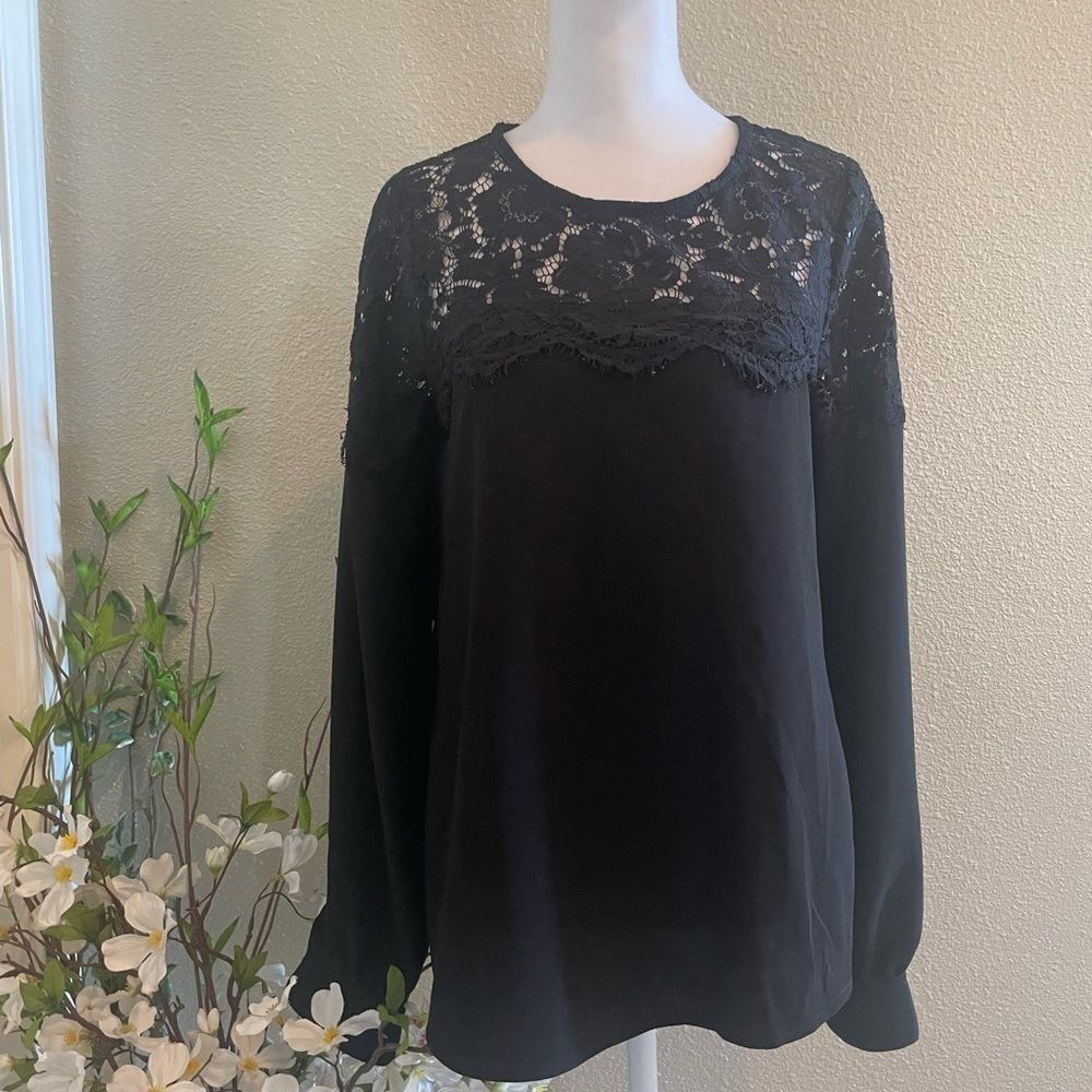 Lulu’s Black Women's Blouse with Nice Neckline Design - Size S